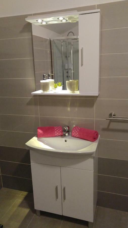 Apartmani Roberta Jurdani ภายนอก รูปภาพ